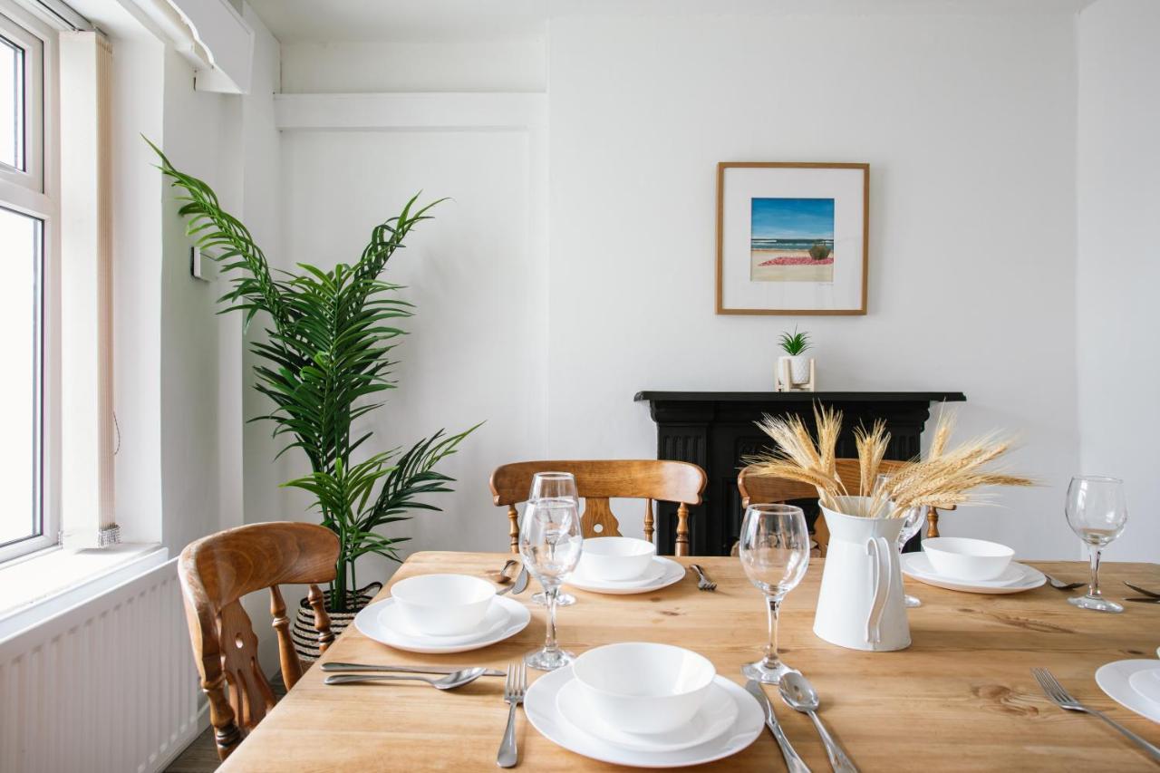 Cosy Period Cottage 2Min Walk To The Beach Portrush Esterno foto